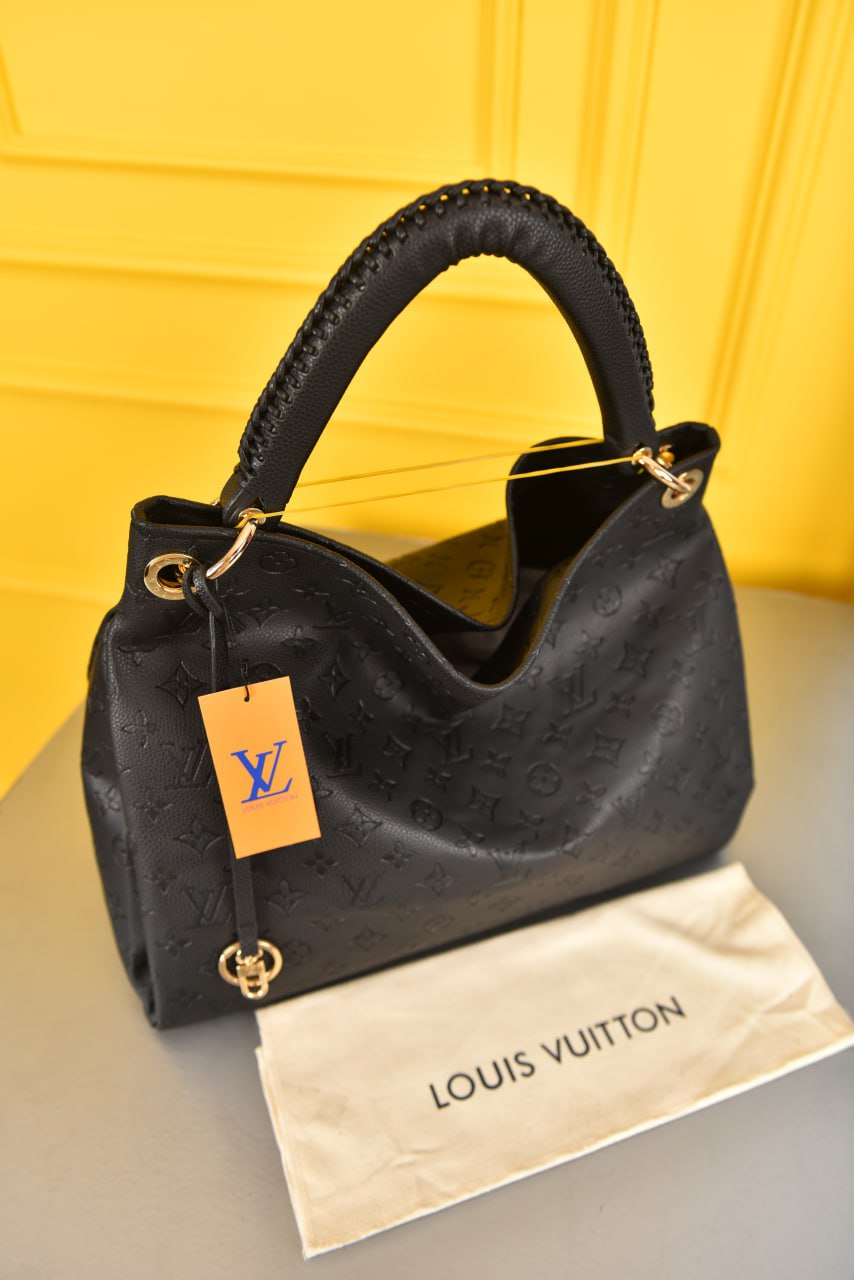 Artsy MM Black Bag