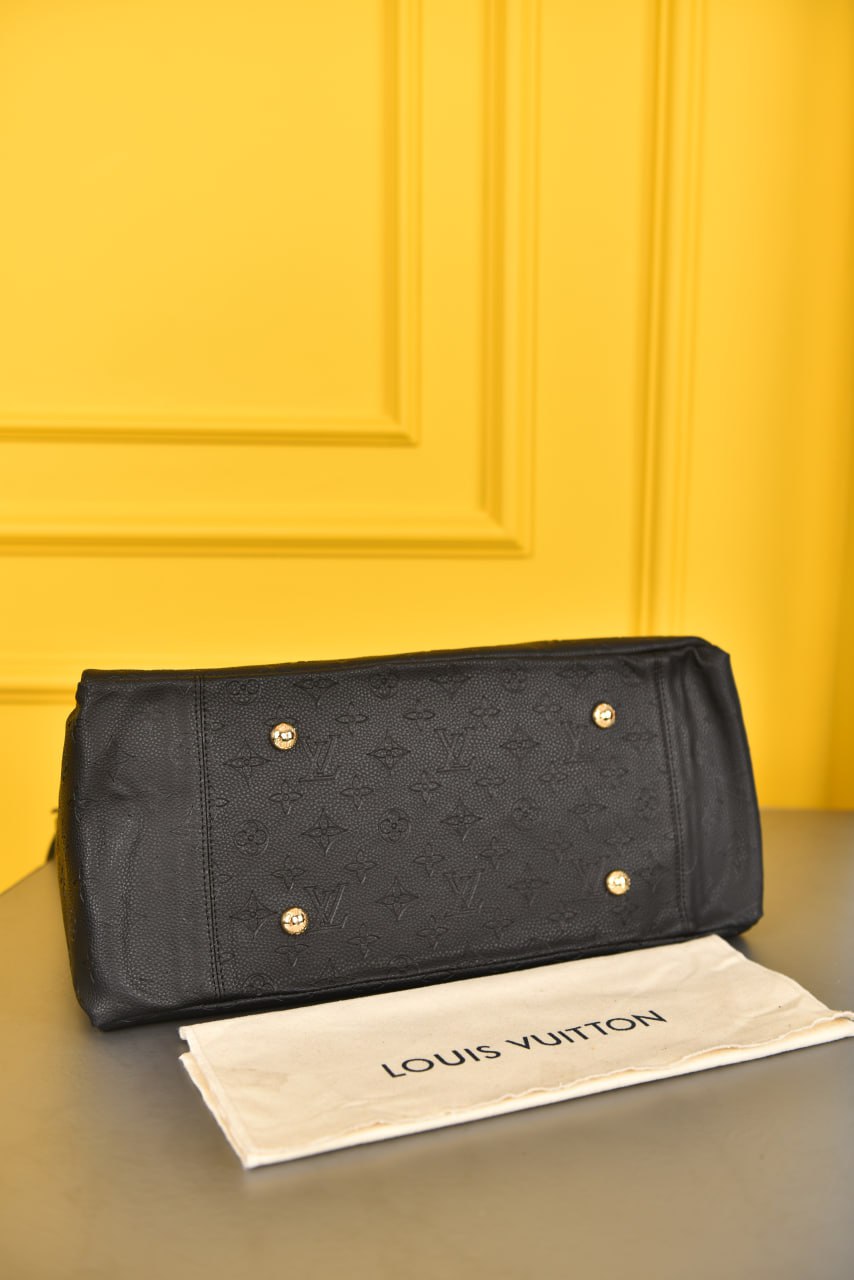 Artsy MM Black Bag