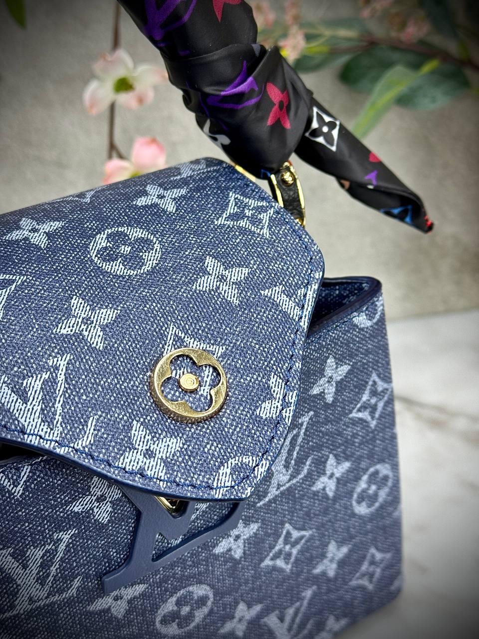The Capucines Small Bag