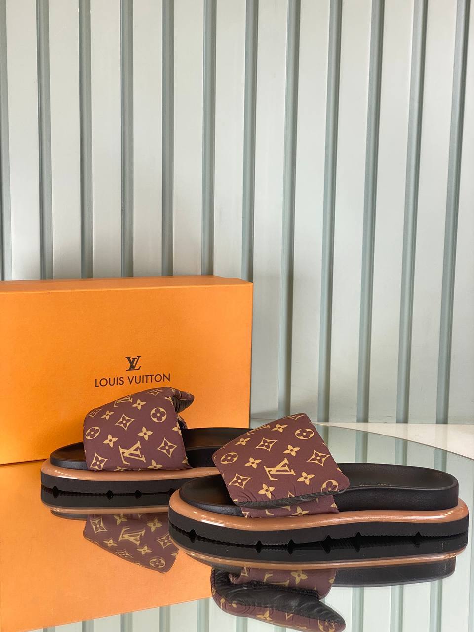 LVS - Slipper